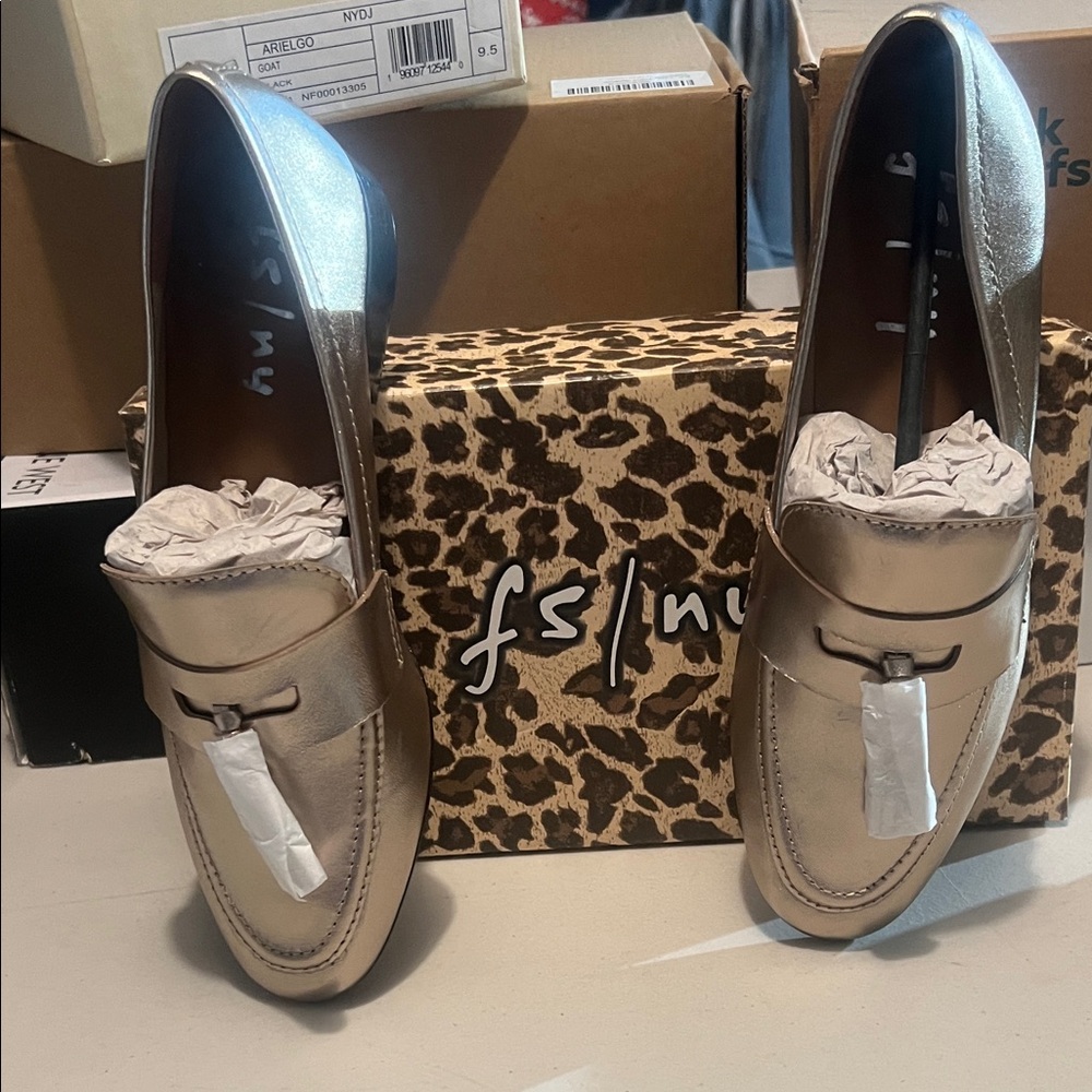 Women's  size 8 1/2 FS /ny Gold Loafers new